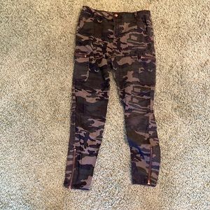 Forever 21, Size 27, Women’s Camouflage pants